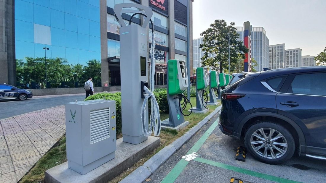 trạm sạc xe điện công cộng